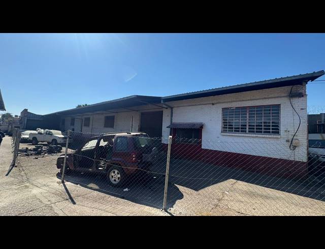 1,000M² WAREHOUSE TO LET IN PRETORIA WEST